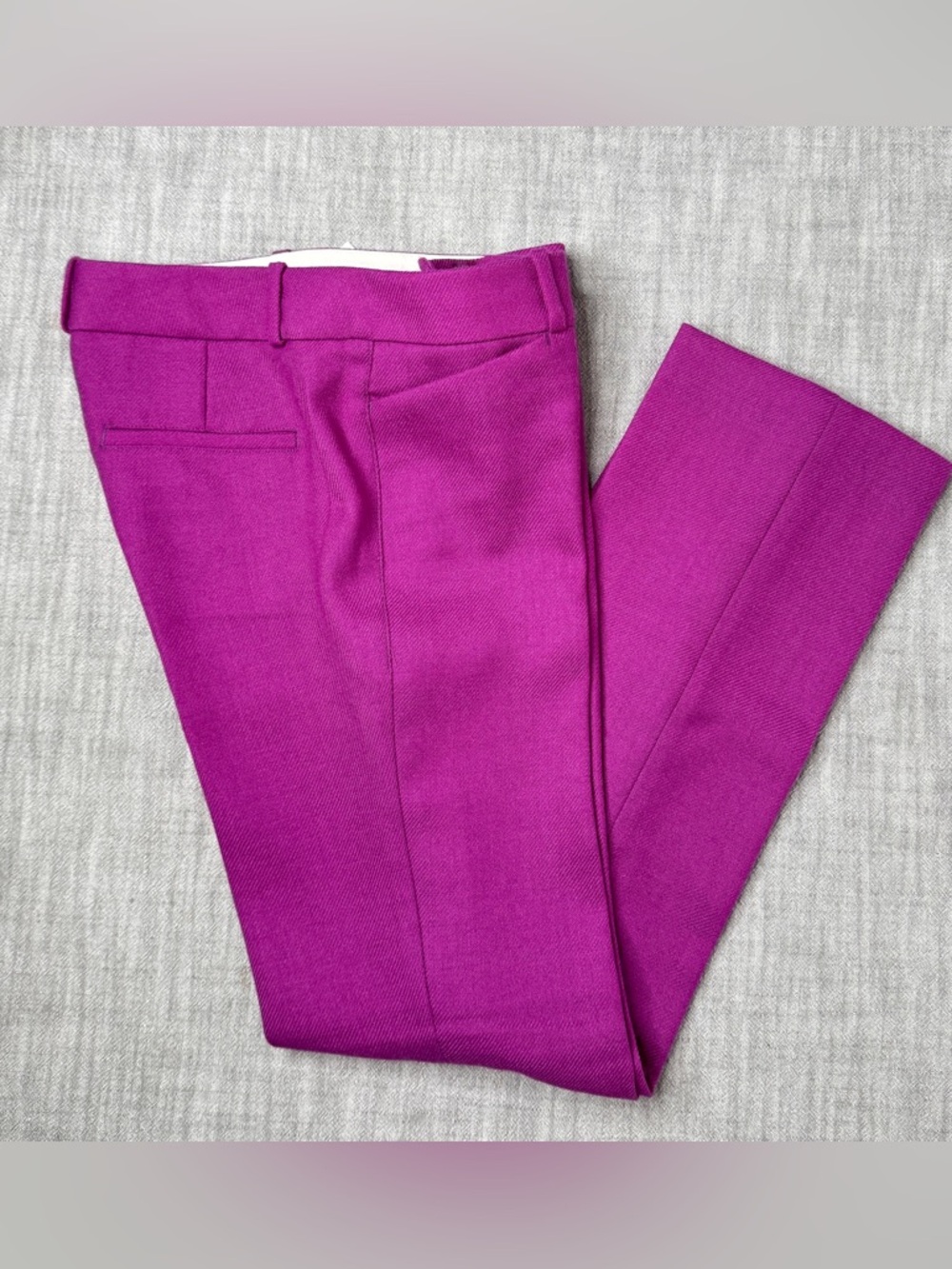 LOFT Magenta Wool Purple Pants
Womens Size 0/xs Petite